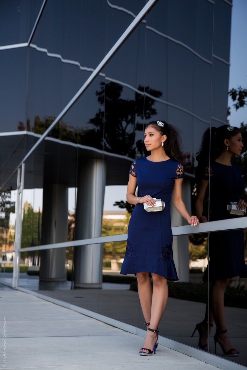 Navy and Silver Outfit for Thanksgiving - Visit Stylishlyme.com for more outfit inspiration and style tips