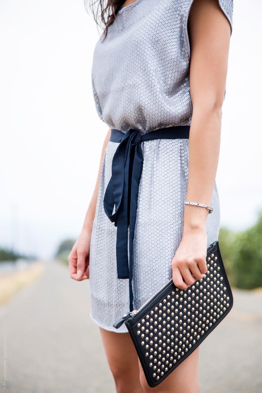 Silver tunic summer outfit - Visit Stylishlyme.com for more outfit photos and style tips