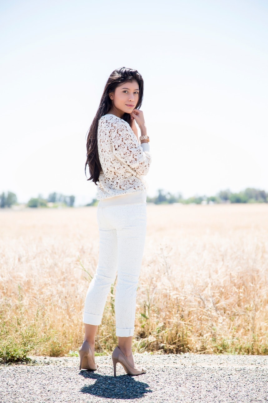 White Pants Spring Outfit Inspiration - Stylishlyme.com