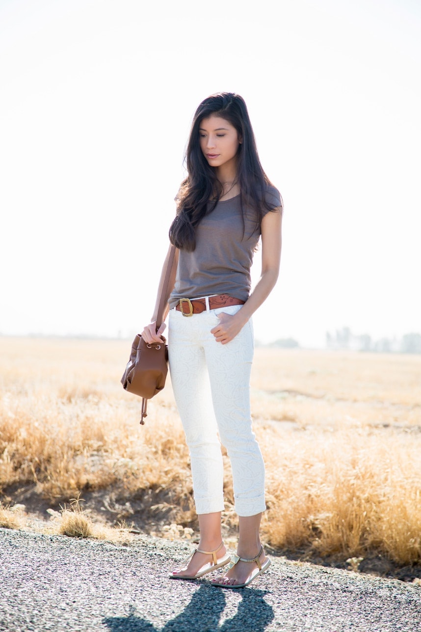 White and Cream Patterned Pants - Visit Stylishlyme.com for more outfit photos and style tips