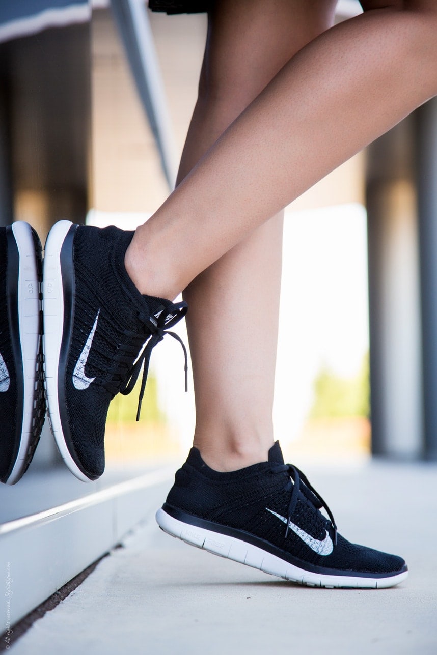 Black and white Nike Spring Sneakers - Stylishlyme.com