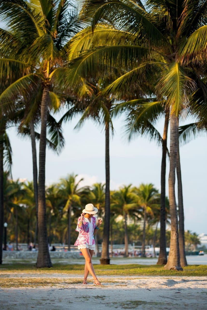 Crochet shorts and printed top for the beach- Visit stylishlyme.com to see more pictures and read about stylish beach attire