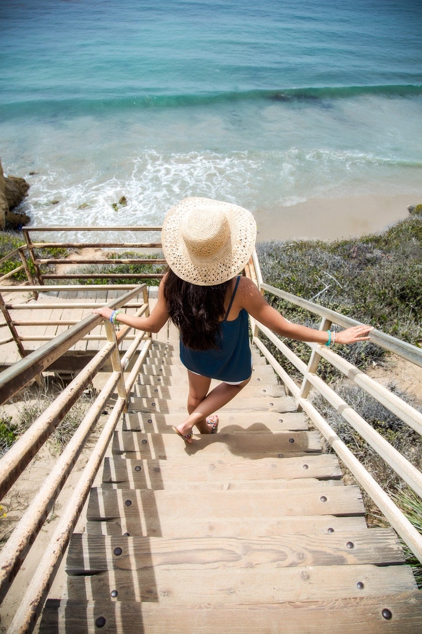 cute summer outfit for the beach - Visit stylishlyme.com to view more style photos and read style tips on cute beach outfits 