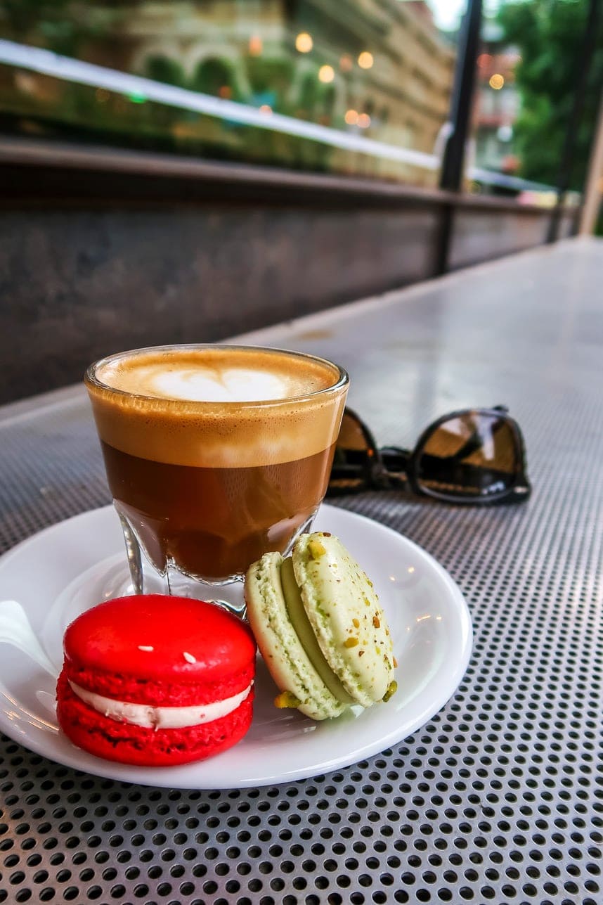 macarons from Bakery Lorraine - love this quick and easy guide to the San Antonio Riverwalk - great pics too!