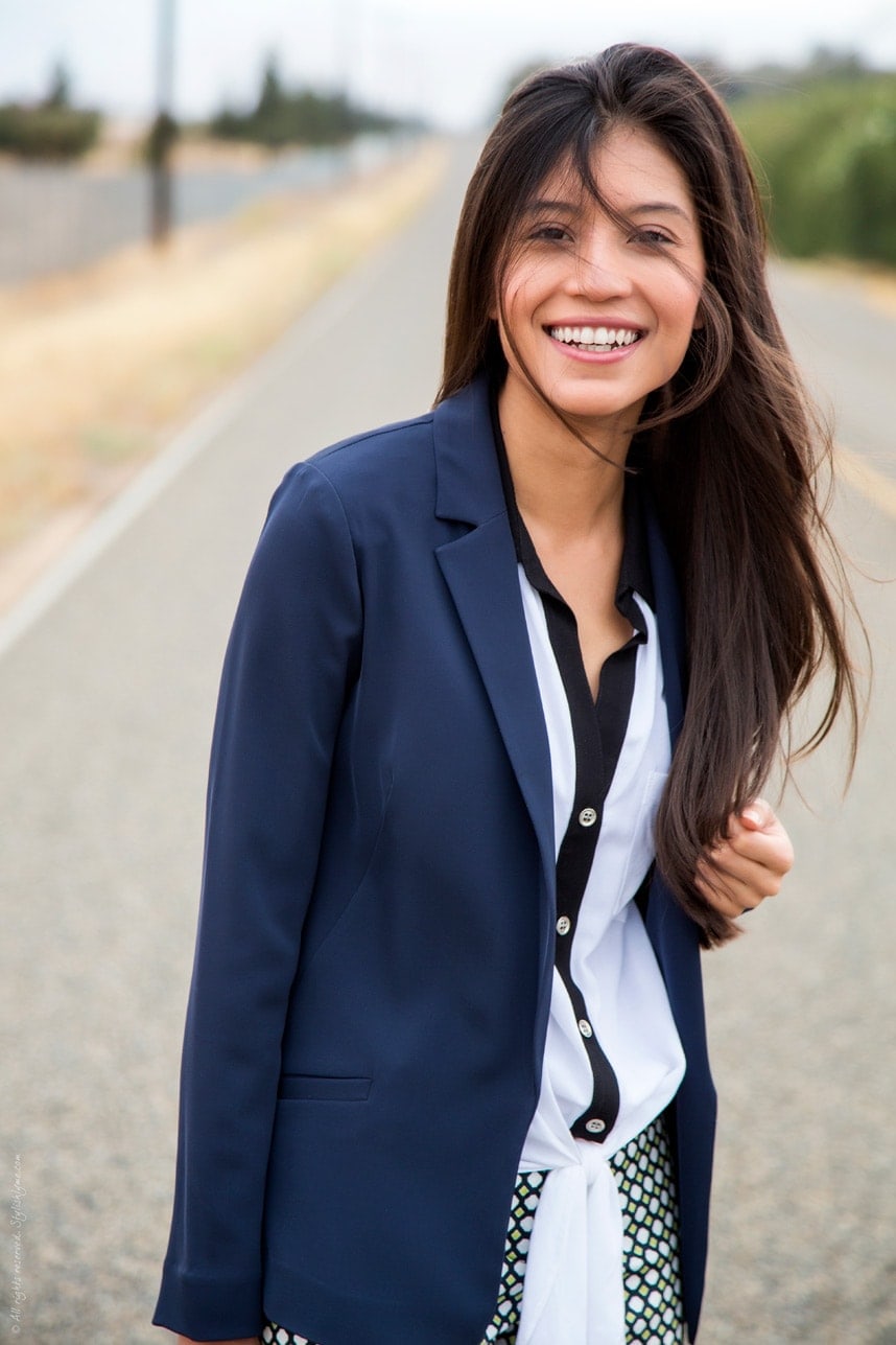 Navy blue blazer - Visit Stylishlyme.com for more outfit photos and style tips