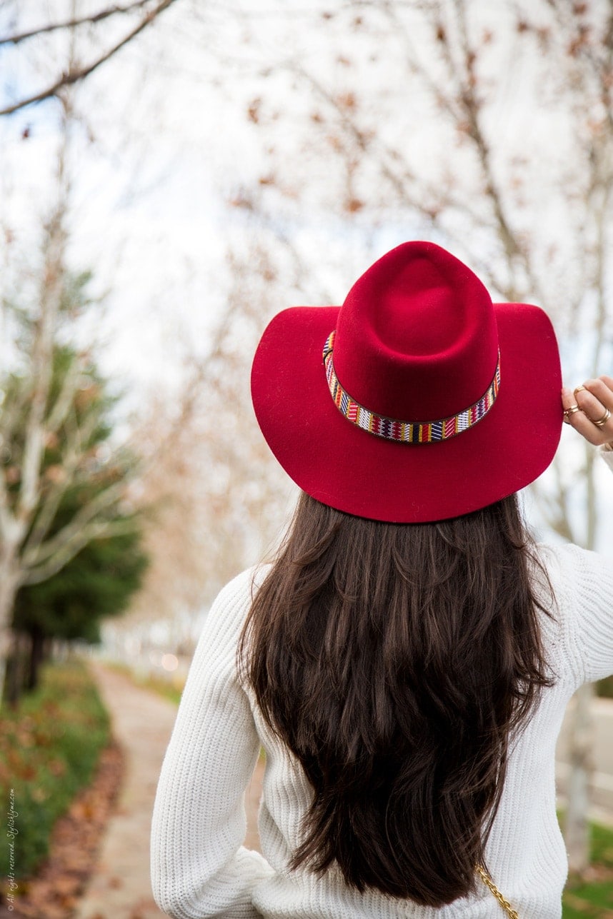 red wool winter hat  - Visit Stylishlyme.com for more outfit inspiration and style tips