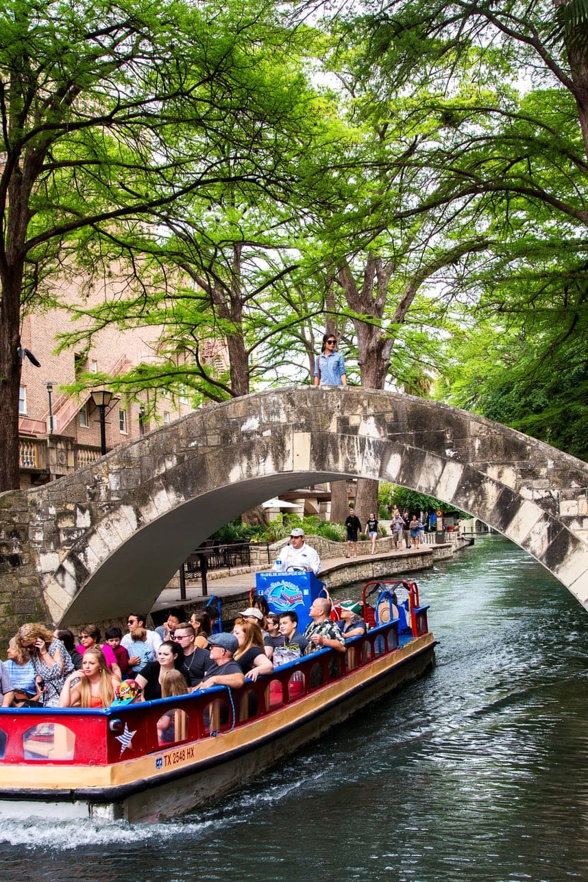 riverwalk san antonio - love this quick and easy guide to the San Antonio Riverwalk - great pics too!