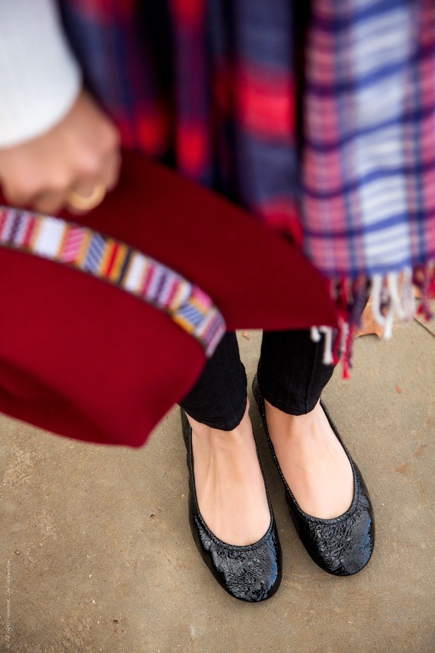 stylish tieks black flats - Visit Stylishlyme.com for more outfit inspiration and style tips